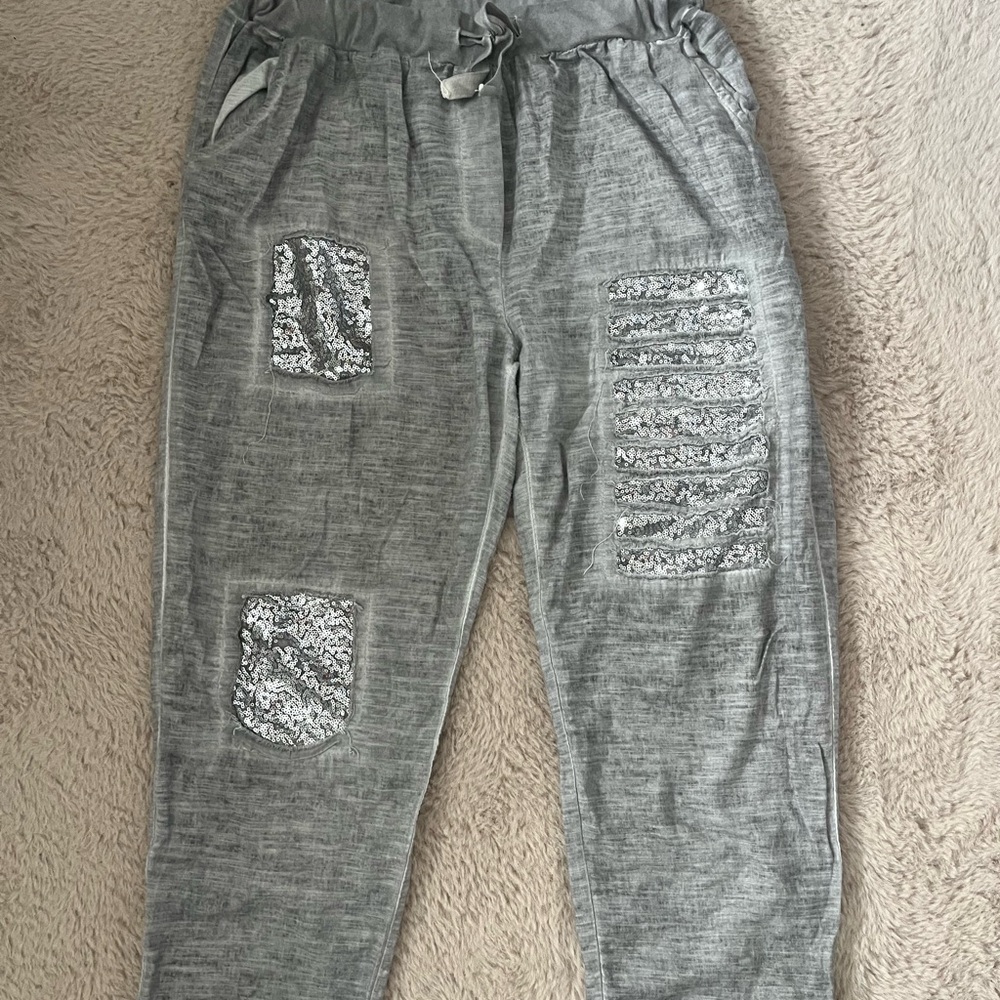 Made in Italy Linen Pants – Gray with Subtle Sequin Detail